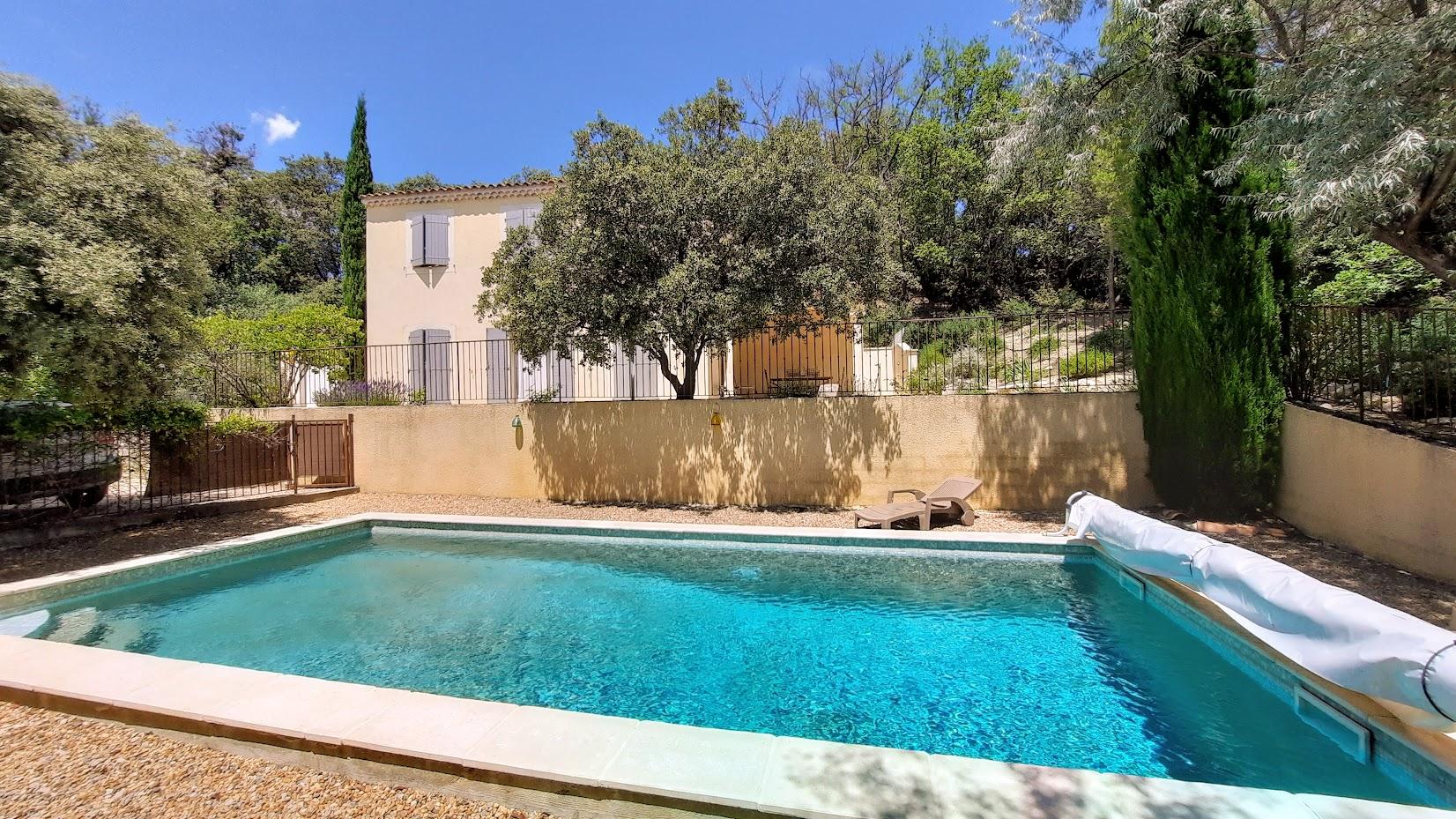 Gite avec piscine privée à Rustrel